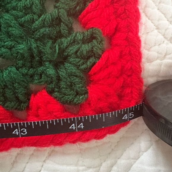 Crochet Red and green Holiday square shape Throw Blanket handmade - Picture 5 of 5